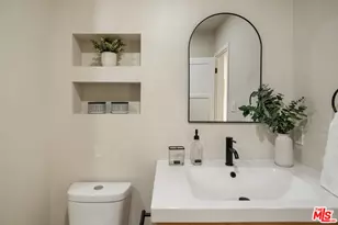 17643 Haynes St, Lake Balboa, CA 91406 - Photo 27