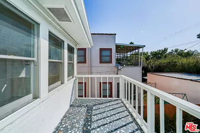 830 S Norton Ave, Los Angeles, CA 90005 - Photo 15