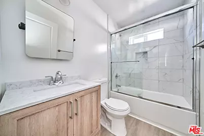 830 S Norton Ave, Los Angeles, CA 90005 - Photo 9