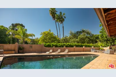 16141 Bayberry Pl, Sherman Oaks, CA 91403 - Photo 17