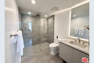 1017 N Croft Ave #203, Los Angeles, CA 90069 - Photo 13
