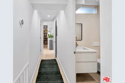 930 California Ave #301, Santa Monica, CA 90403 - Photo 25