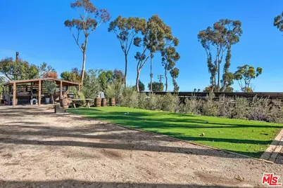 27357 Pacific Coast Hwy, Malibu, CA 90265 - Photo 23