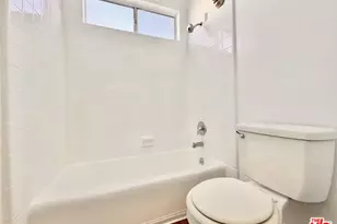 2718 S Cochran Ave, Los Angeles, CA 90016 - Photo 25