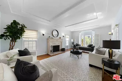 865 S Lucerne Blvd, Los Angeles, CA 90005 - Photo 1