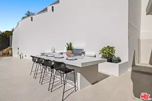 2256 Nichols Canyon Rd, Los Angeles, CA 90046 - Photo 31