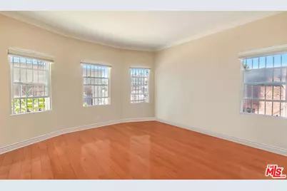 251 N Kenmore Ave, Los Angeles, CA 90004 - Photo 15