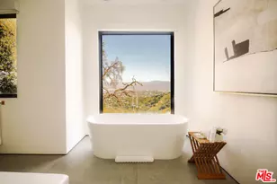 13331 Mulholland Dr, Beverly Hills, CA 90210 - Photo 27