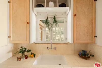 654 Frontenac Ave, Los Angeles, CA 90065 - Photo 13