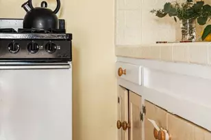 654 Frontenac Ave, Los Angeles, CA 90065 - Photo 11