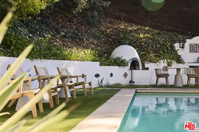 3268 Serra Rd, Malibu, CA 90265 - Photo 19