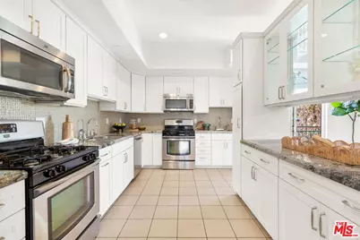 822 N McCadden Pl, Los Angeles, CA 90038 - Photo 3
