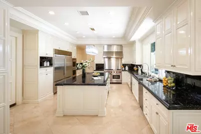 1350 Benedict Canyon Dr, Beverly Hills, CA 90210 - Photo 5