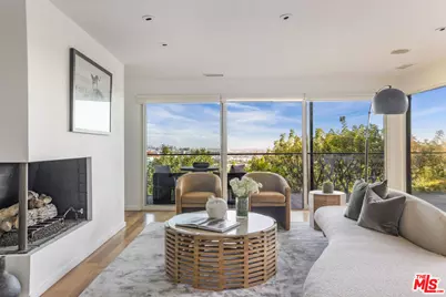 7933 Fareholm Dr, Los Angeles, CA 90046 - Photo 11