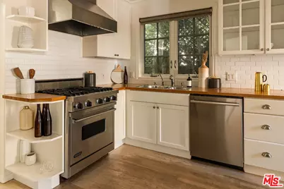 1954 Comstock Ave, Los Angeles, CA 90025 - Photo 9