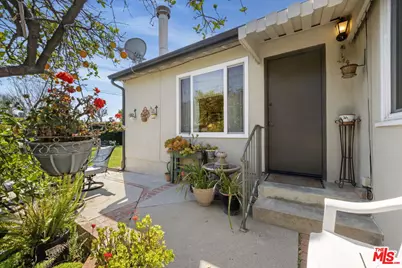 16620 Hamlin St, Lake Balboa, CA 91406 - Photo 19