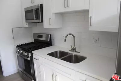 122 S Berendo St, Los Angeles, CA 90004 - Photo 11