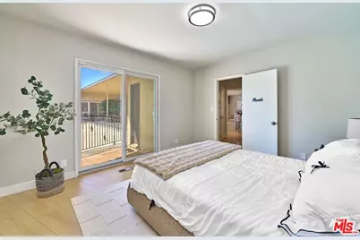 1908 Lyans Dr, La Canada Flintridge, CA 91011 - Photo 47