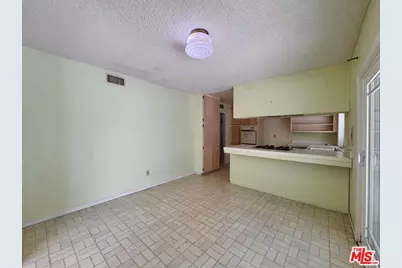 26026 Adamor Rd, Calabasas, CA 91302 - Photo 13