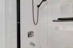 828 S Bedford St, Los Angeles, CA 90035 - Photo 15