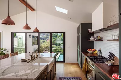 2127 Princeton Ave, Los Angeles, CA 90026 - Photo 11