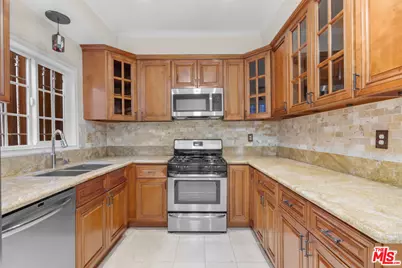 822 S Windsor Blvd #102, Los Angeles, CA 90005 - Photo 21