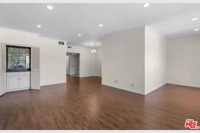 822 S Windsor Blvd #102, Los Angeles, CA 90005 - Photo 17