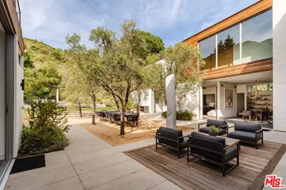 17731 Calle De Palermo, Pacific Palisades, CA 90272 - Photo 35