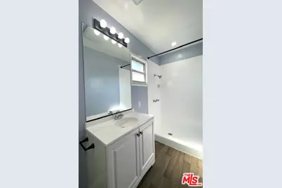 7330 W 89th St, Los Angeles, CA 90045 - Photo 33