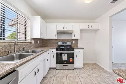12865 Amethyst Rd, Victorville, CA 92392 - Photo 11