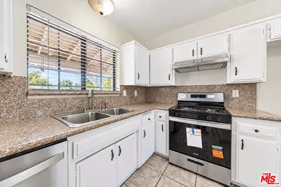 12865 Amethyst Rd, Victorville, CA 92392 - Photo 13