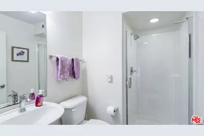 12015 Acadia Ct, Hawthorne, CA 90250 - Photo 19