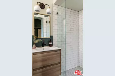 2015 Hollyvista Ave, Los Angeles, CA 90027 - Photo 33