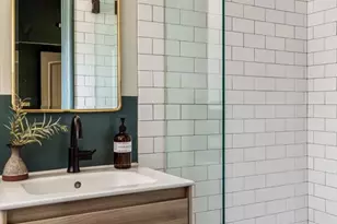 2015 Hollyvista Ave, Los Angeles, CA 90027 - Photo 33