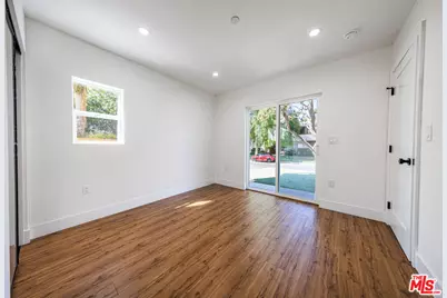 10810 Hesby St, North Hollywood, CA 91601 - Photo 9