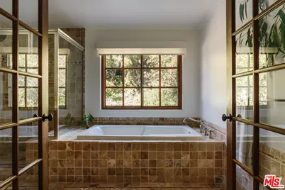20521 Cheney Dr, Topanga, CA 90290 - Photo 25