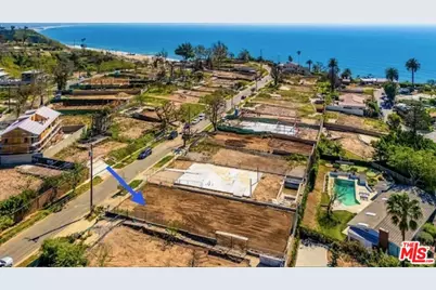 381 N Las Casas Ave, Pacific Palisades, CA 90272 - Photo 5