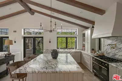 131 S Saltair Ave, Los Angeles, CA 90049 - Photo 5