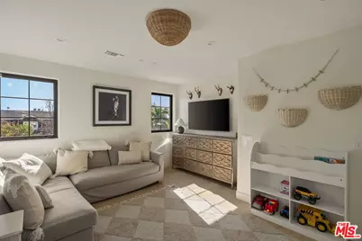 131 S Saltair Ave, Los Angeles, CA 90049 - Photo 15