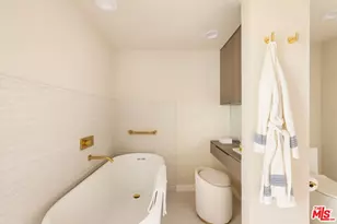 13700 Marina Pointe Dr, Marina del Rey, CA 90292 - Photo 13