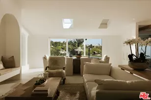 880 Teakwood Rd, Los Angeles, CA 90049 - Photo 7