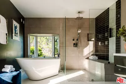 14652 Deervale Pl, Sherman Oaks, CA 91403 - Photo 21