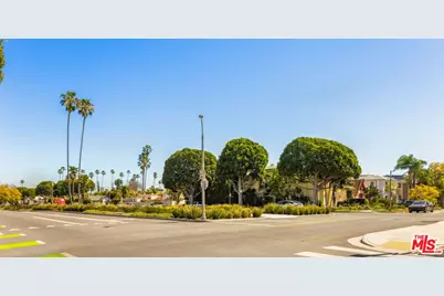 321 N Palm Dr #3, Beverly Hills, CA 90210 - Photo 23