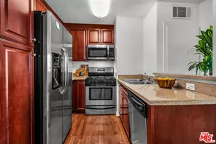 21520 Burbank Blvd, Woodland Hills, CA 91367 - Photo 11