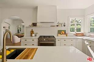 827 Lorraine Blvd, Los Angeles, CA 90005 - Photo 13