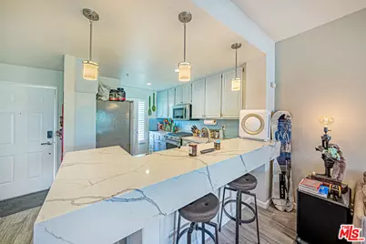 415 Townsquare Ln #325, Huntington Beach, CA 92648 - Photo 11