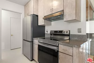 8530 Holloway Dr #309, West Hollywood, CA 90069 - Photo 9