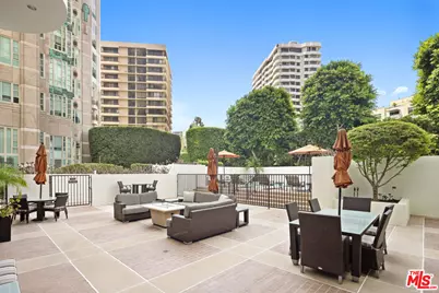 10560 Wilshire Blvd #404, Los Angeles, CA 90024 - Photo 33