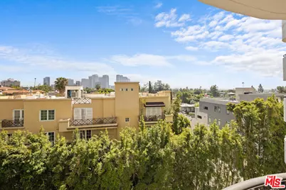 10560 Wilshire Blvd #404, Los Angeles, CA 90024 - Photo 31