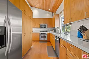 26207 Ingleside Way, Malibu, CA 90265 - Photo 19